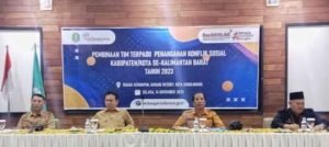Kaban Kesbangpol Sintang Jadi Narasumber Pertemuan Tim Penanganan Konflik Sosial Se Kalbar