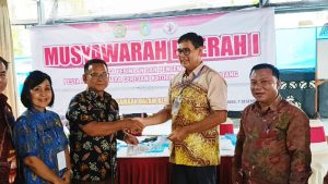 Peserta Musda dan Uskup Sintang Kembali Percayakan LP3KD Sintang  Dipimpin Agustinus Hata Hingga 2028