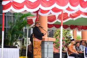 Pemkab Sintang Gelar Upacara Peringati HUT Provinsi Kalbar Ke 67 di Halaman Kantor Bupati Sintang