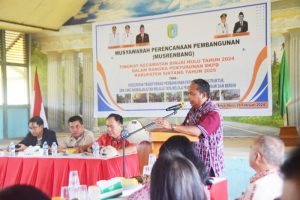 Melkianus Wabup Sintang Buka Musrenbang Kecamatan Binjai Hulu