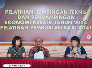 Disporapar Sintang Gelar Bimtek Pembuatan Baju Adat, Dibuka Sekda Sintang