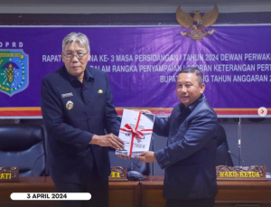 Di Rapat Paripurna DPRD Sintang, Bupati Sintang Sampaikan LKPJ Tahun 2023
