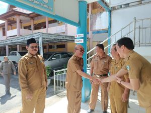 Sekda Sintang Sidak Ke OPD Setelah Libur Lebaran 2024