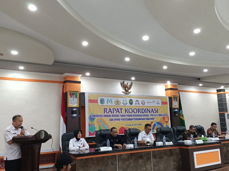 Asisten II Sintang Buka Rakor Perlindungan Perempuan dan Anak di Balai Praja