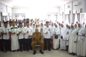Bupati Sintang Buka Manasik Haji Tahun 2024 di Aula Kemenag Sintang
