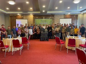 Harisinto Linoh Asisten III Setda Sintang Buka Workshop Pendataan Kebun Sawit di Hotel Bagoes