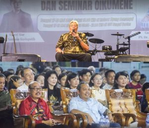 Bupati dan Wabup Sintang Hadiri KKR di GOR Apang Semangai Sintang