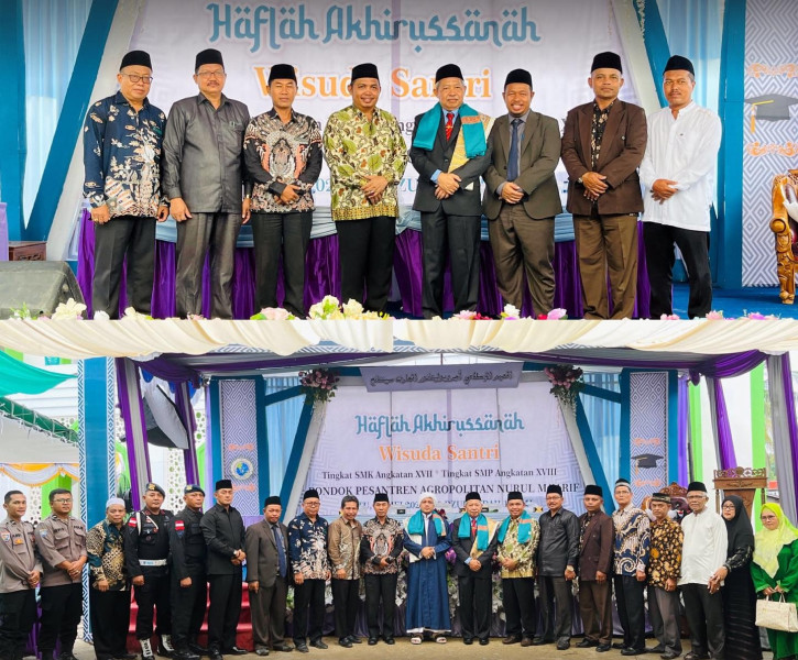 Pondok Pesantren Agropolitan Nurul Ma’arif Desa Balai Agung Gelar Wisuda, Wabup Sintang Hadir