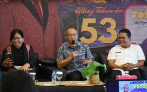 Asisten III Sintang Hadiri Launching Buku Biografi Kadis Pendidikan Sintang