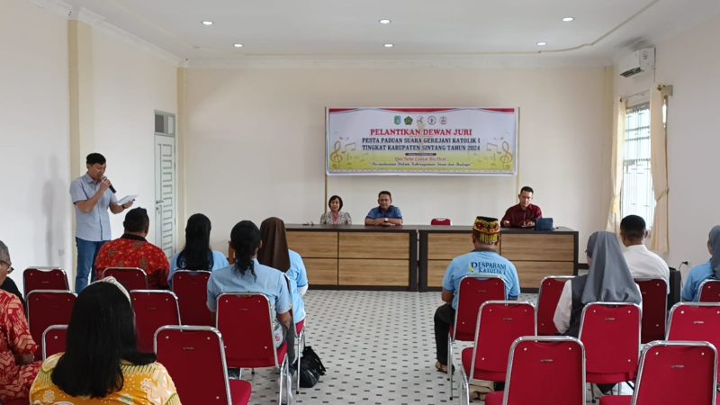 Ketua LP3KD Sintang Lantik 22 Dewan Juri Untuk Pesparani Katolik I Tingkat Kabupaten Sintang