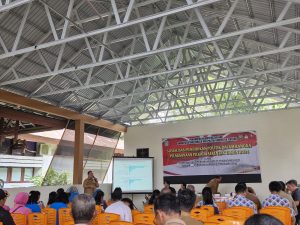 Kesbangpol Sintang Laksanakan Penyuluhan Pendidikan Politik di Kantor Camat Sintang