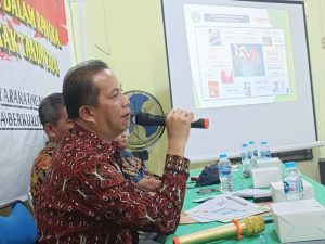 Sosialisasi Pendidikan Politik di Desa Sungai Ana, Kaban Kesbangpol Sintang Jadi Narasumber