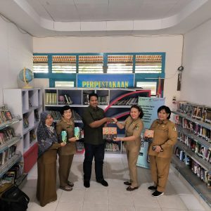 Lukman Hakim Serahkan Koleksi Buku, Ini Kata Setina