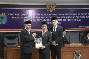 Ini Kata Melkianus Saat Acara Sertijab di DPRD Sintang