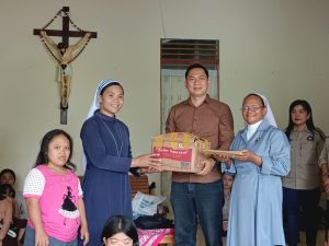 Kunjungi Nanga Pinoh, SD Panca Setya 1 Sintang Berikan Bantuan Untuk Panti Asuhan Bhakti Luhur Nanga Pinoh